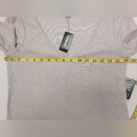 NWT Express Long Sleeve Ribbed V-neck Dress, size Medium - Picture 11 of 13